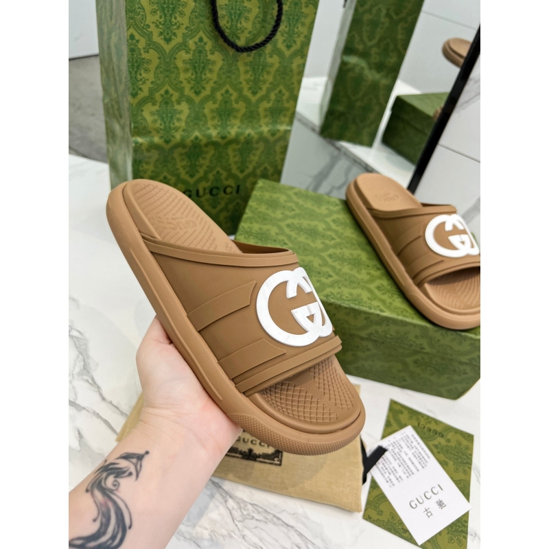 G*u*i slippers